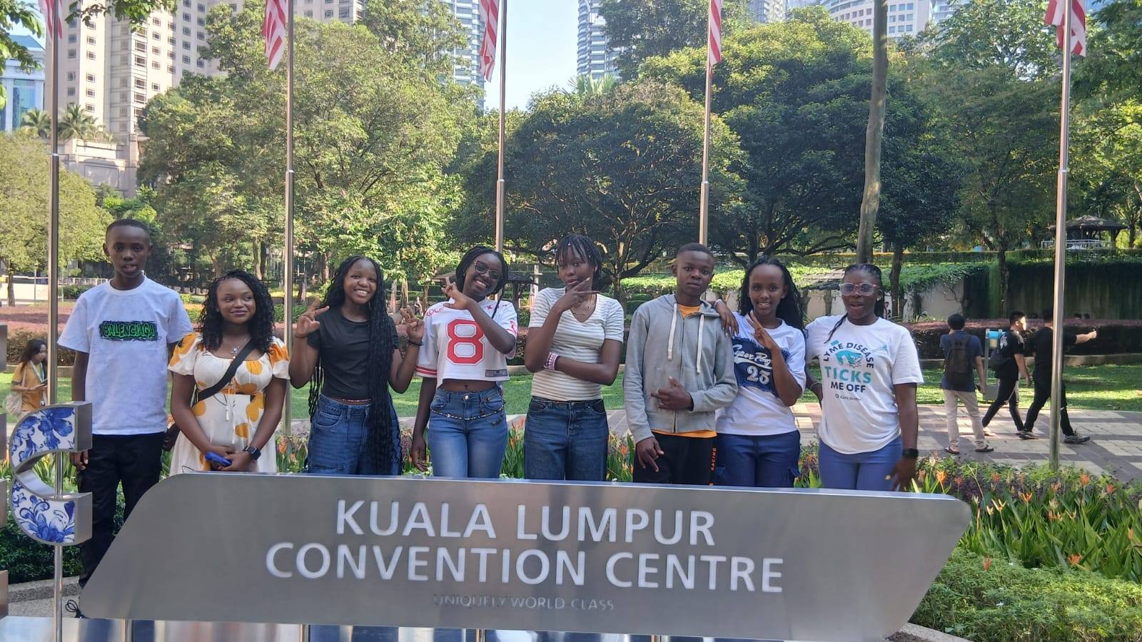 WORLD SCHOLARS G7-G9